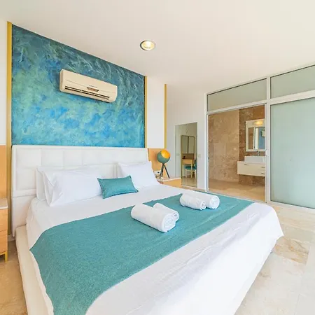 Sleeps 10 Pool Air Con Wifi Вилла Калкан